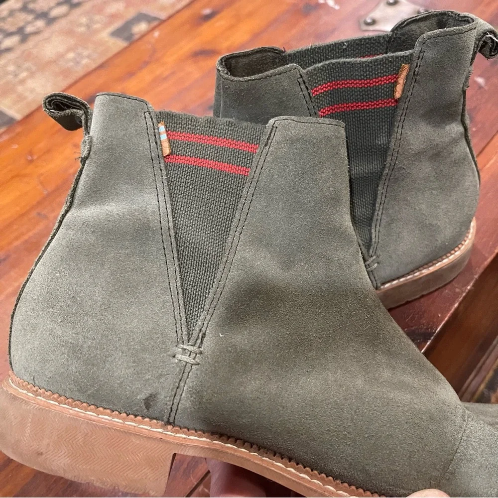 TOMS Olive Green Suede CLEO Pull On Chelsea Ankle Booties/Boots Sz 9.5 - Picture 12 of 14